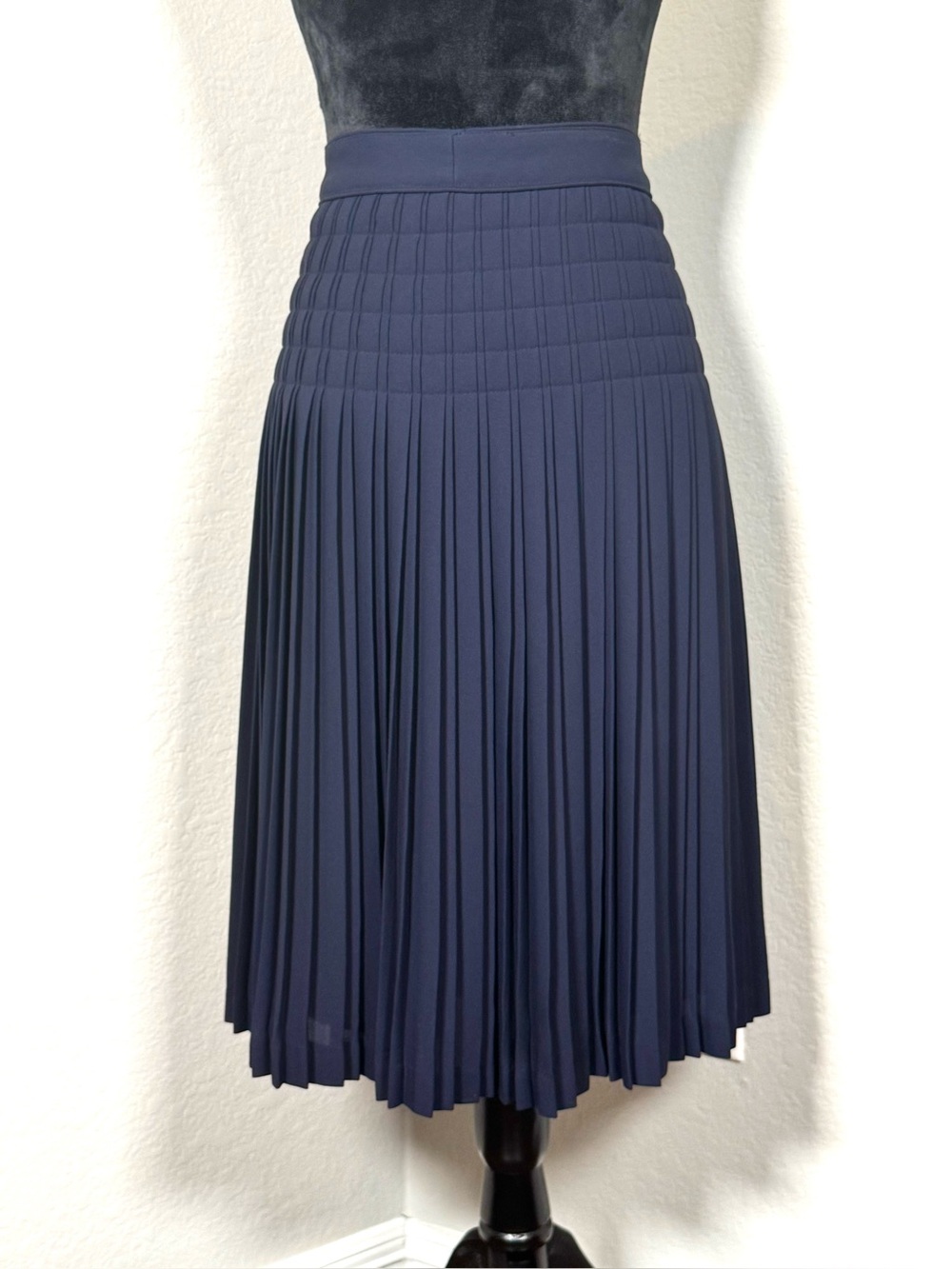 J. Crew Navy Pleated Drop-Waist Midi Skirt size 8 Elegant Everyday Wear